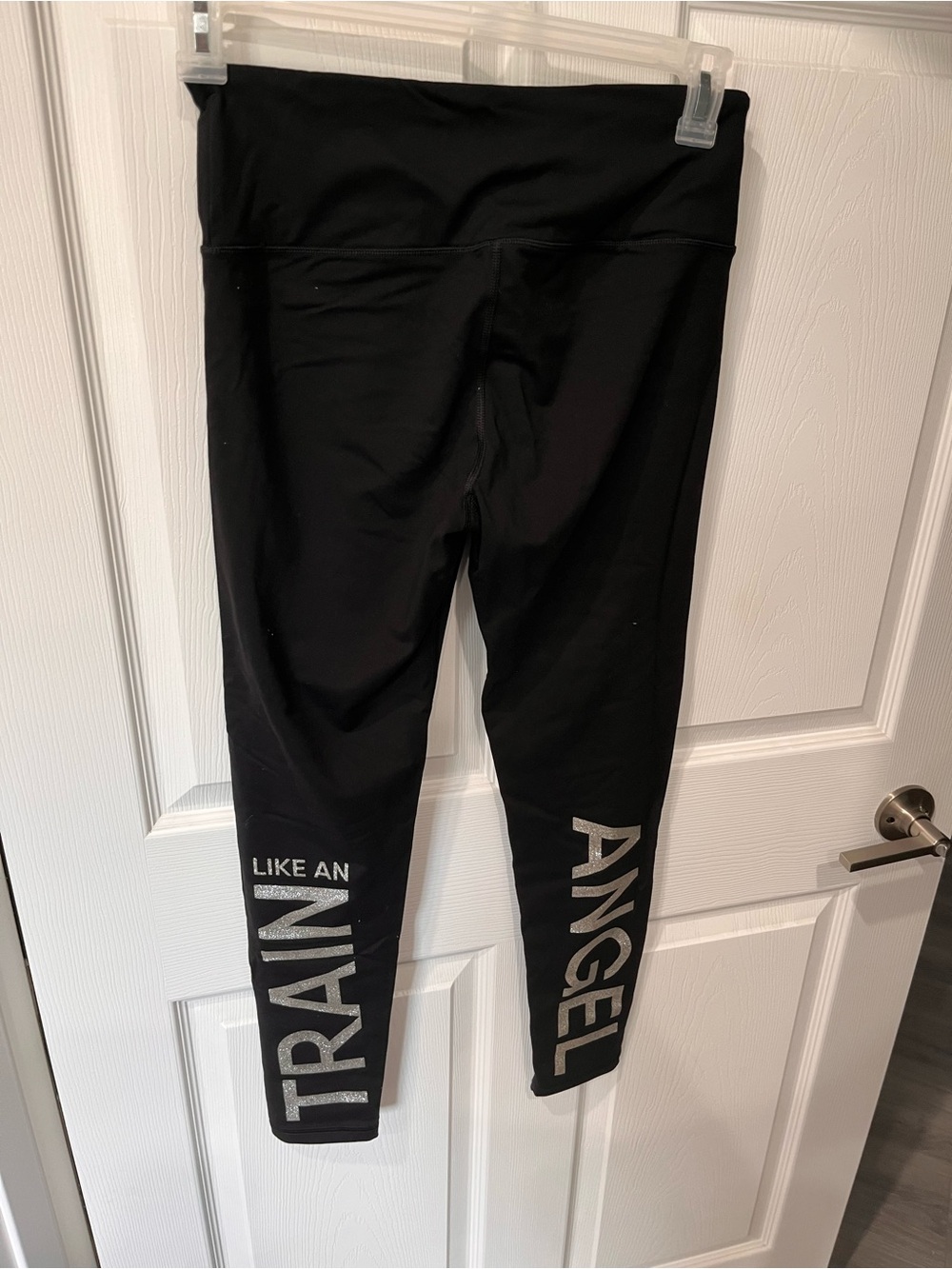 🍃Victoria's Secret Black 'Train Like an Angel' Leggings